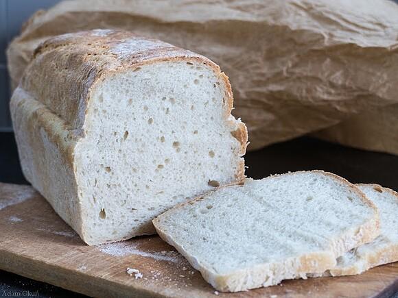 Chleb portugalski w naczyniu kamionkowym Thermomix