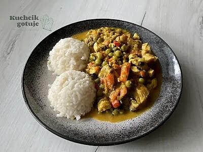 Curry z kurczaka z groszkiem na szybki obiad
