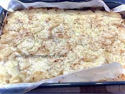 Zapiekanka ziemniaczana a la gratin ze śmietanką i serem