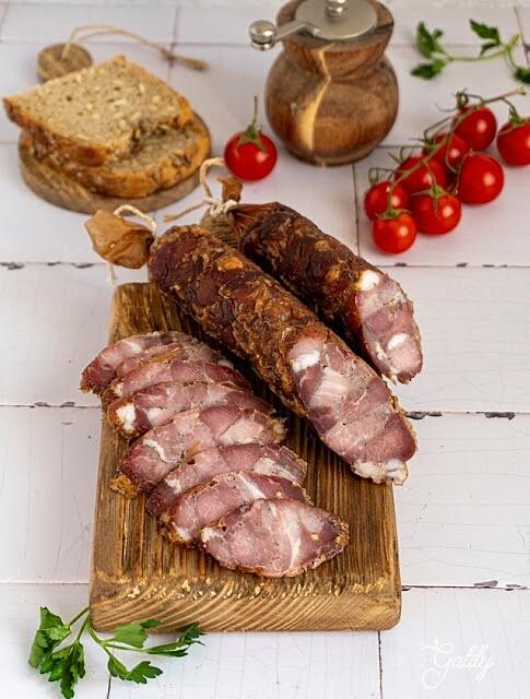 Kiełbasa pieczona w piekarniku