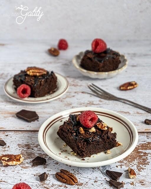 Brownie z czekoladową polewą