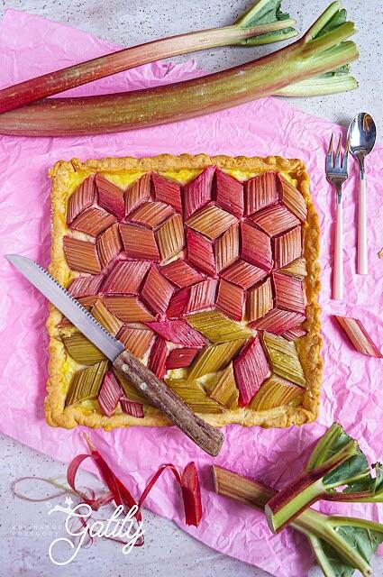 Tarta rabarbarowa z budyniem