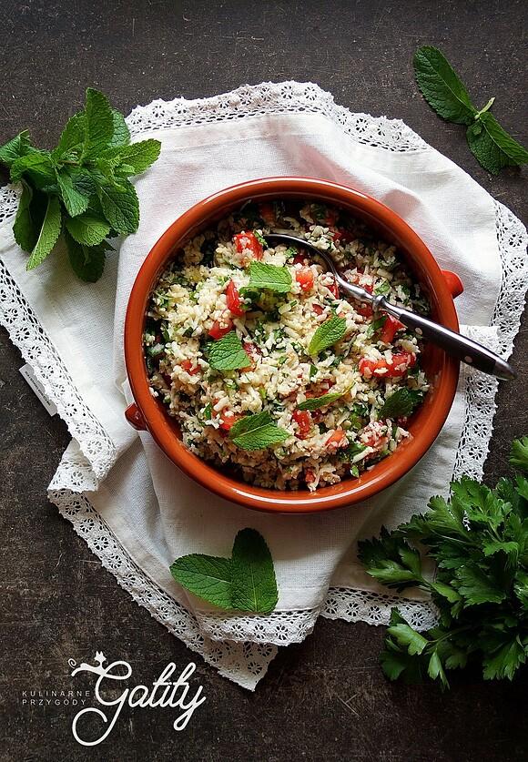 Sałatka z kalafiora w stylu tabbouleh dieta dr Dąbrowskiej