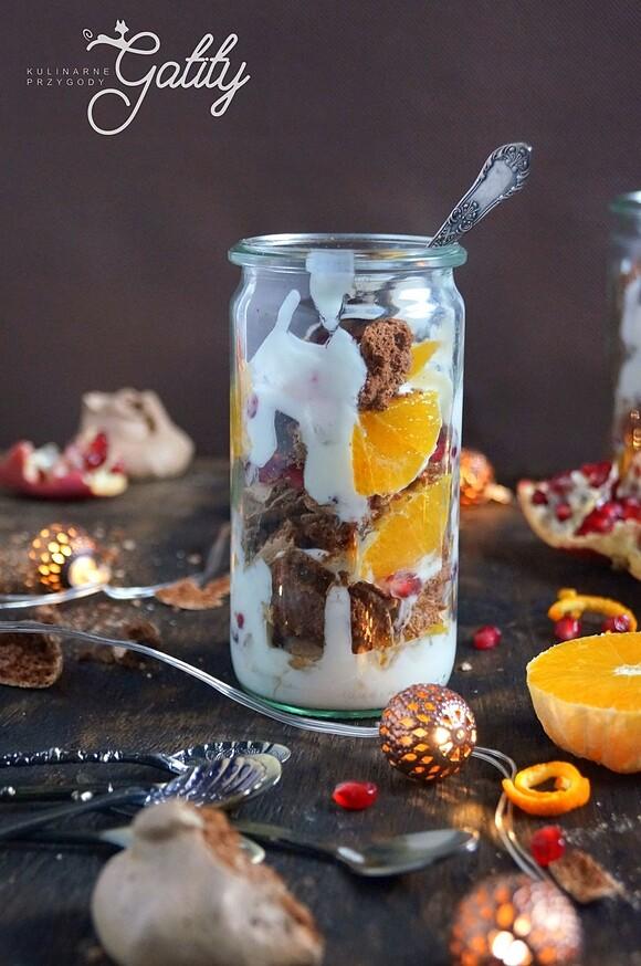 Eton mess z pomarańczami i granatem