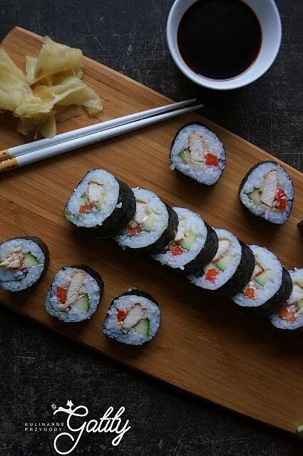 Maki sushi z kurczakiem teriyaki