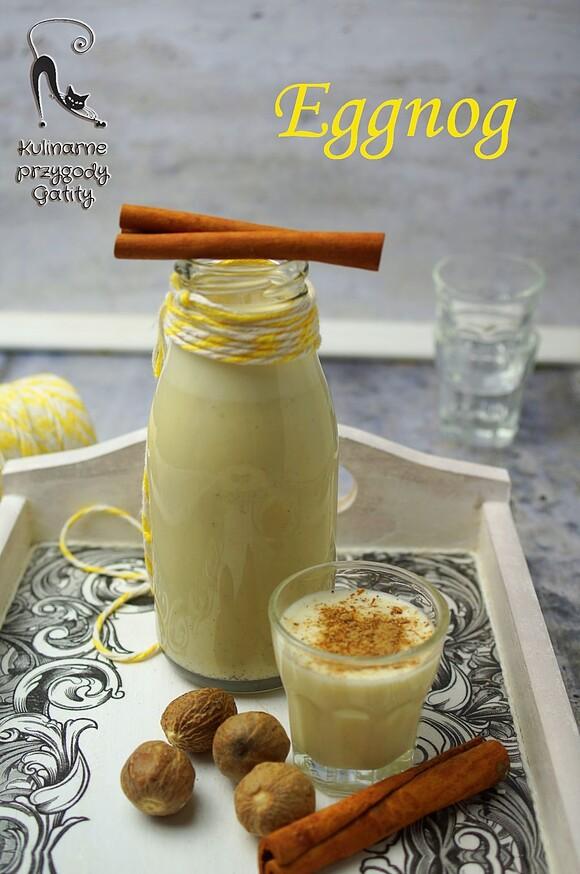 Likier jajeczny Eggnog na karnawał i imprezy