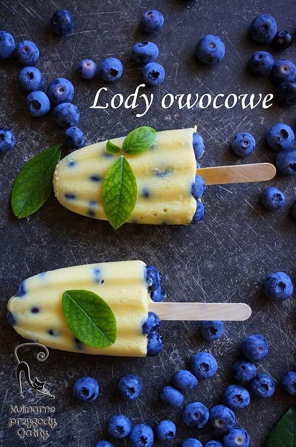 Jogurtowe lody z borówką amerykańską