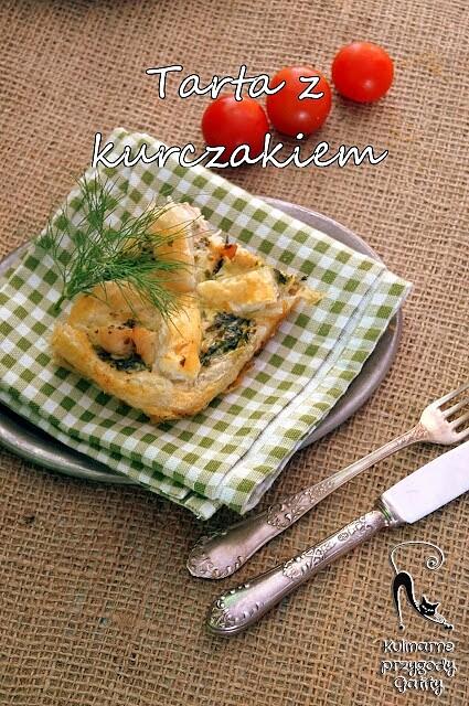Tarta ze szpinakiem, kurczakiem i mozzarellą na cieście francuskim