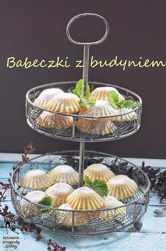 Babeczki z kremem budyniowym