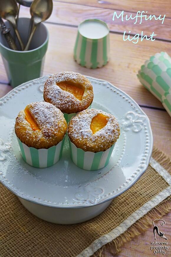 Orkiszowe muffiny z owocami light