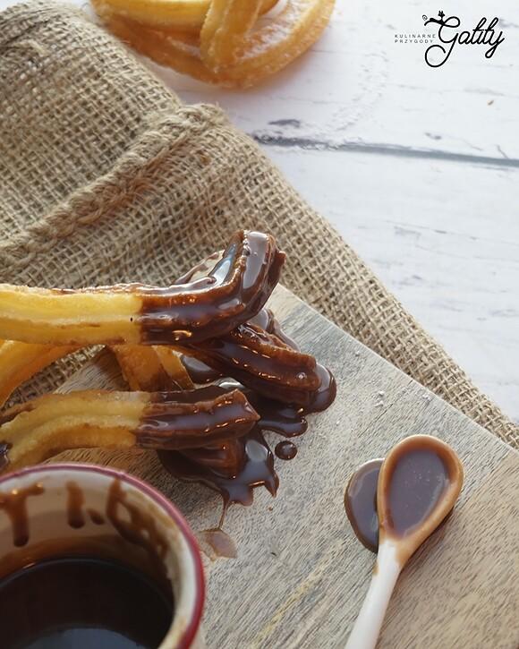 Churros z czekoladą