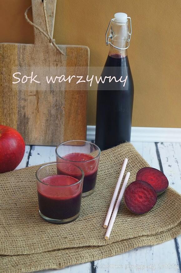 Sok z kiszonych buraków z marchewką i jabłkiem