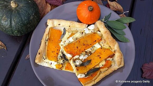 Tarta dyniowa z serem pleśniowym i płatkami chili
