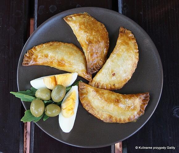 Empanadillas z tuńczykiem i warzywami