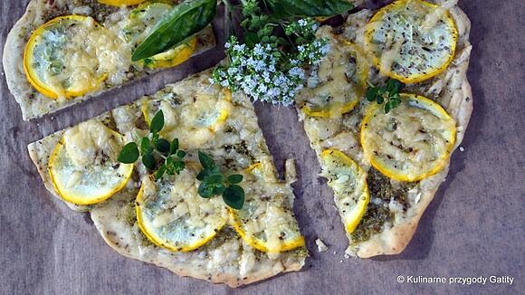 Pizza z cukinią i pesto