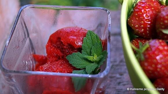 Sorbet truskawkowy z trzech składników