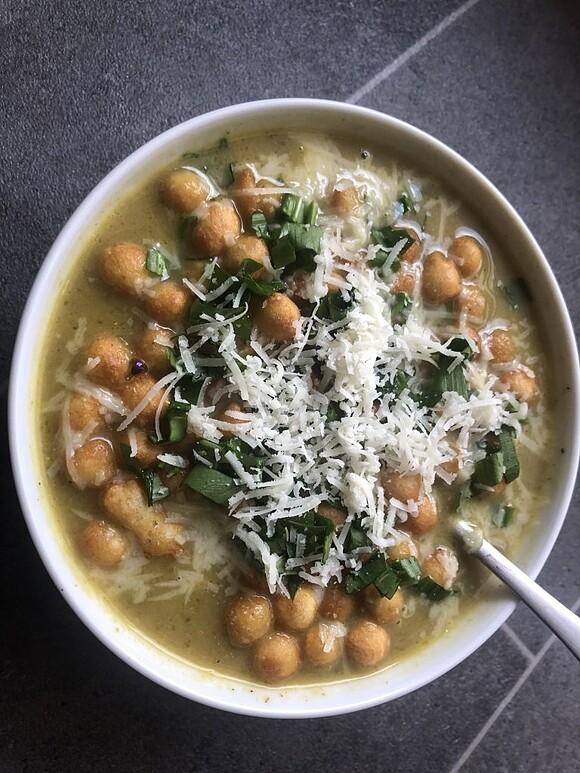 Zupa porowo-gruszkowa