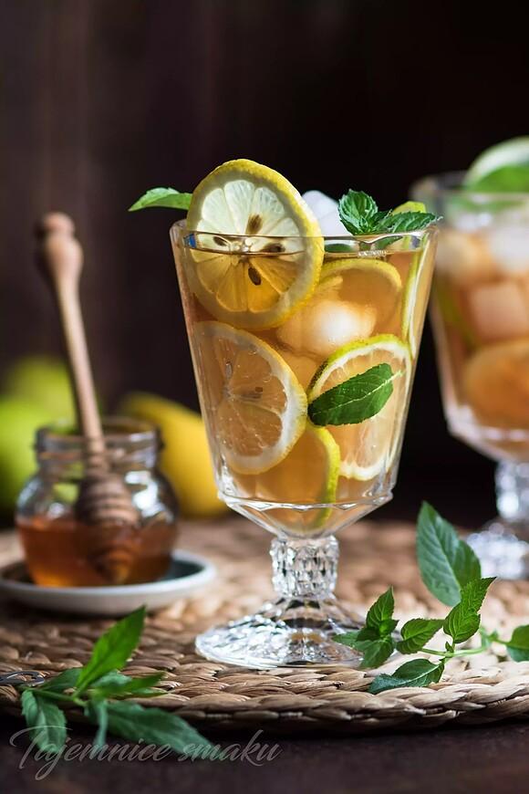 Domowa ice tea z herbaty liściastej na lato