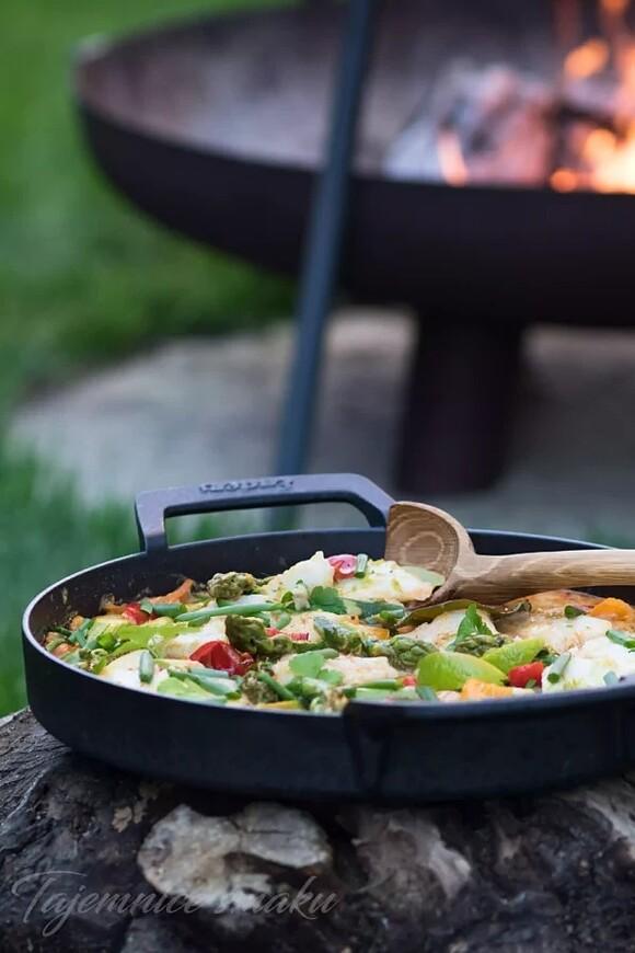 Tajskie curry z rybą i zielonymi szparagami