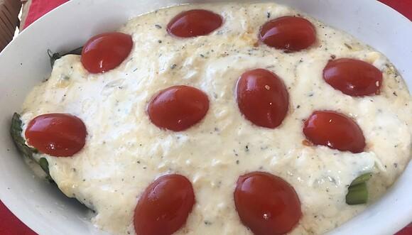 Frittata ze szparagami i pomidorkami koktajlowymi