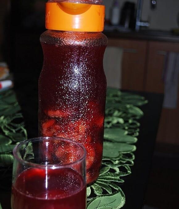 Kompot z węgierek