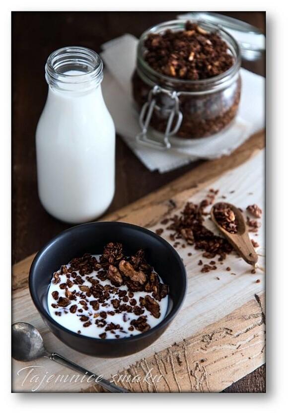 Granola z kakao, miodem i olejem kokosowym
