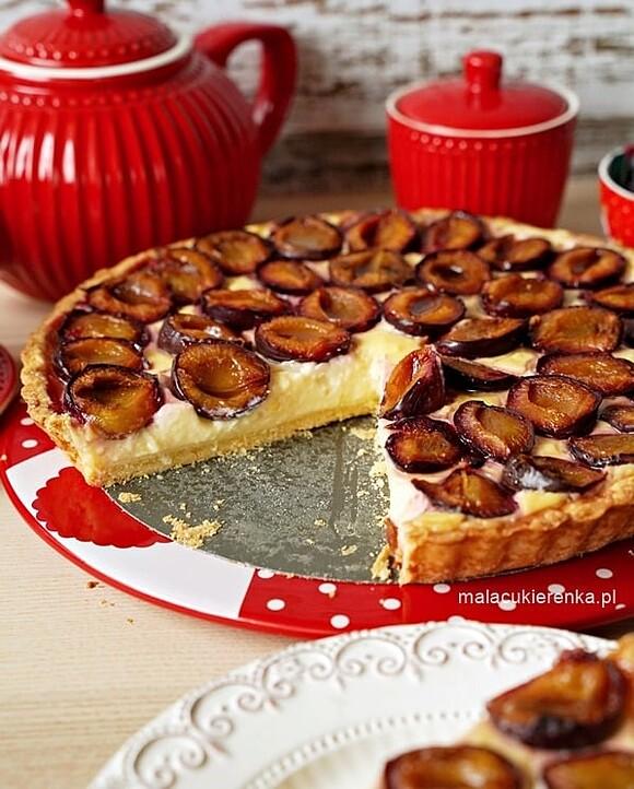 Tarta ze śliwkami i budyniem