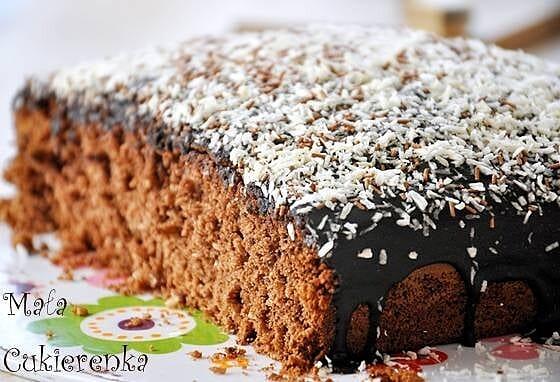 Kokosowe ciasto z mleczną czekoladą i polewą