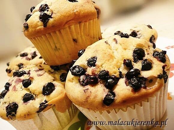 Muffinki z jagodami i maślanką
