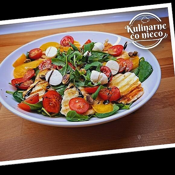 Sałatka z grillowanym halloumi