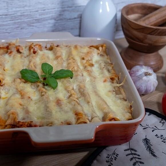 Cannelloni z mięsem mielonym w sosie pomidorowym