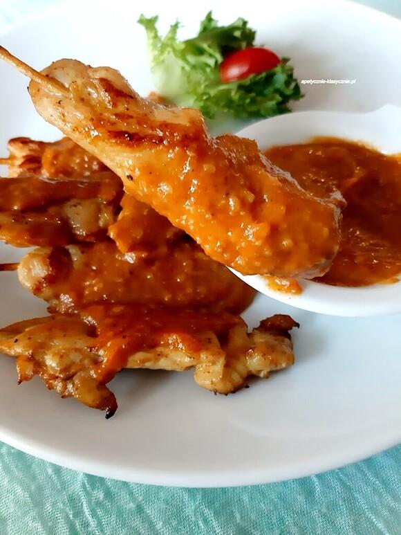 Kurczak satay z sosem orzechowym