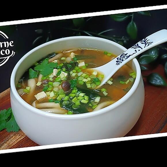 Zupa miso z grzybami shimeji