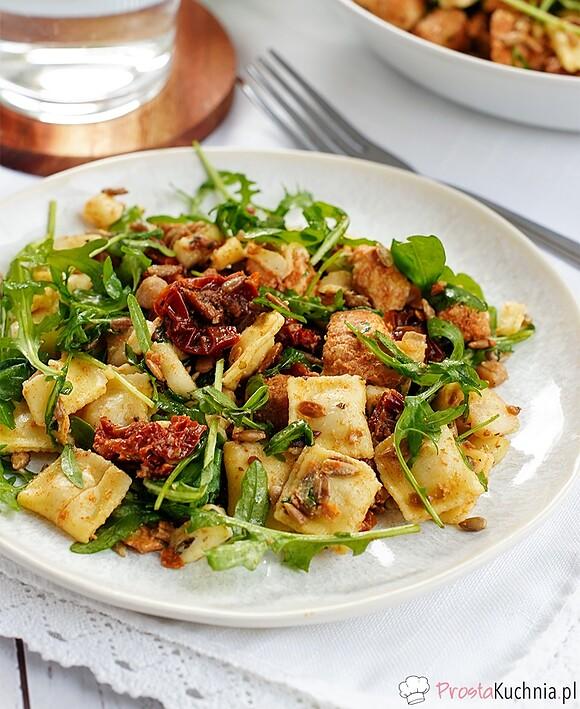 Sałatka z ravioli
