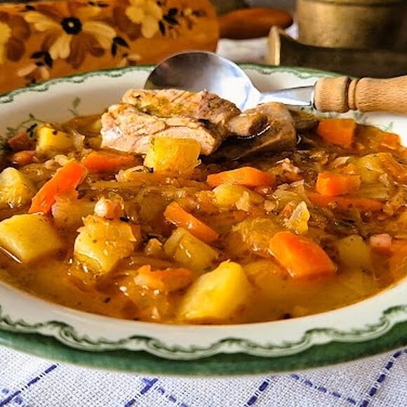 Kapuśniak na żeberkach