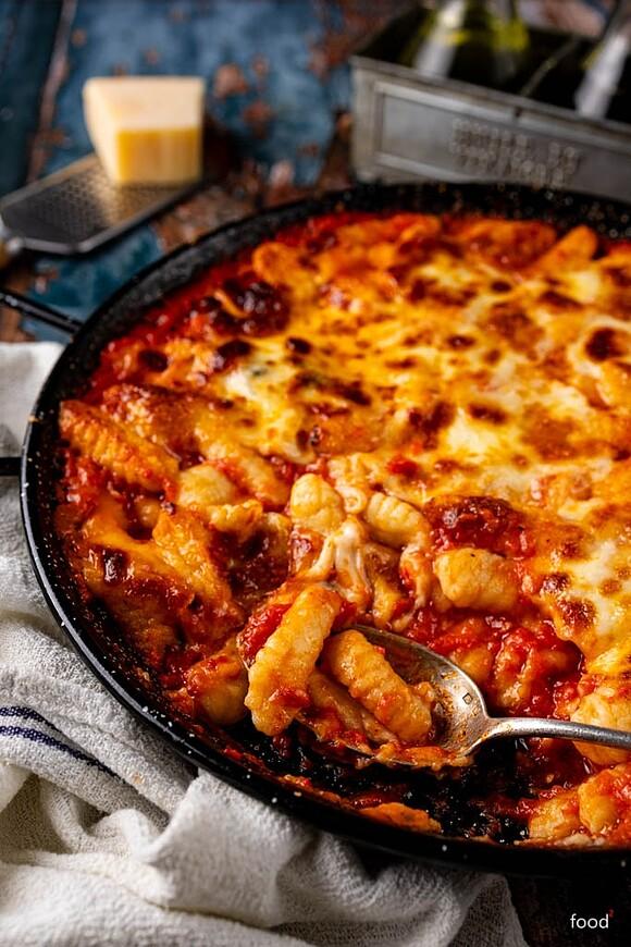 Gnocchi alla sorrentina z pomidorowym sosem i mozzarellą
