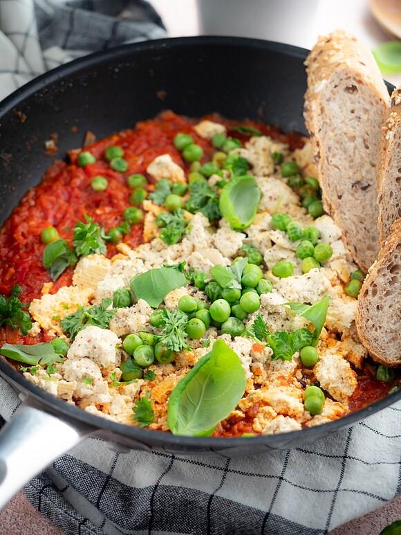 Wegańska szakszuka z tofu