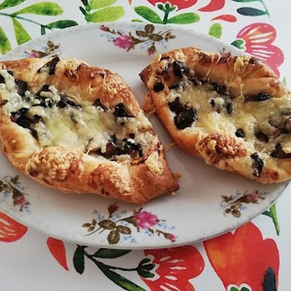 Ciastka francuskie z pieczarkami