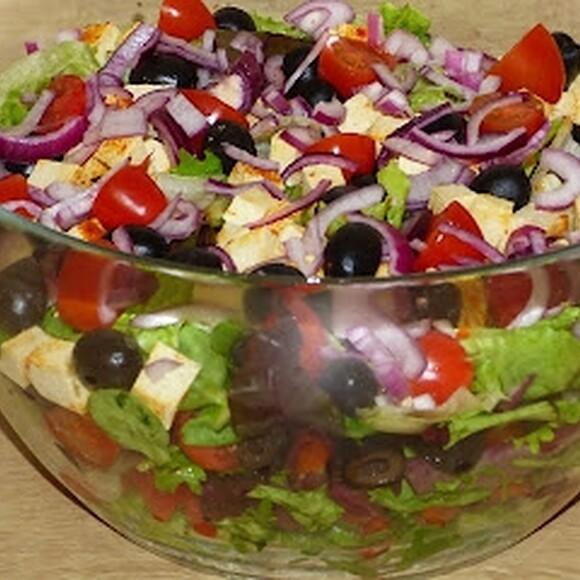 Sałatka z tofu w słodko-kwaśnym dressingu