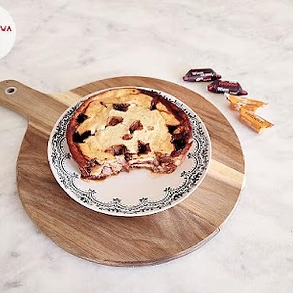 Serniczek bananowy ze śliwką i wegańskimi krówkami