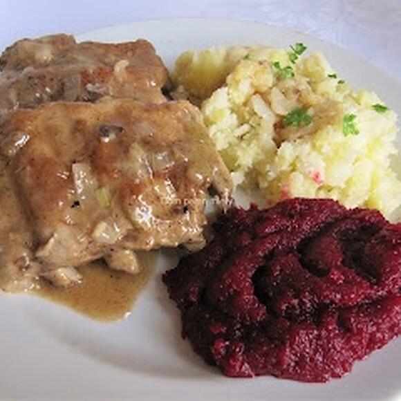 Żeberka duszone w sosie