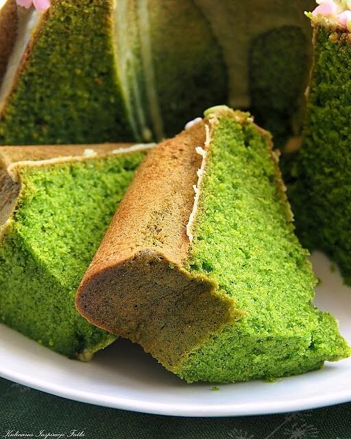 Babka szpinakowa z cytrynową nutą