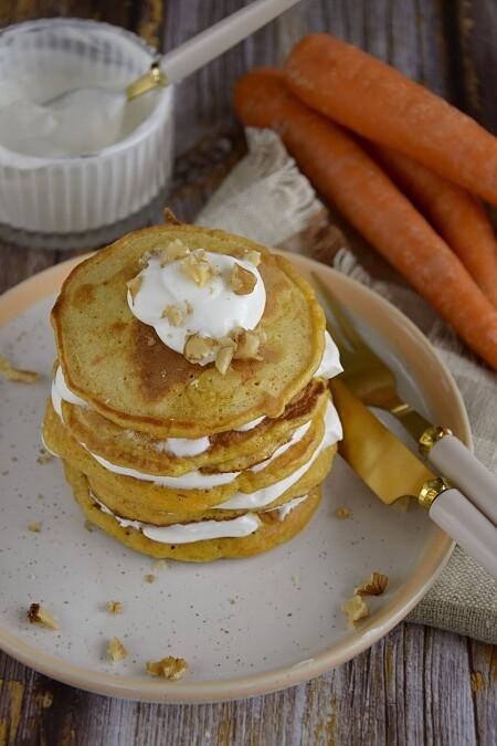 Marchewkowe pancakes z waniliową polewą