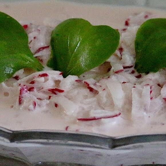 Mizeria z rzodkiewki z jogurtem naturalnym