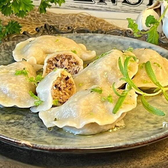 Pierogi z kaczką i masłem rozmarynowym