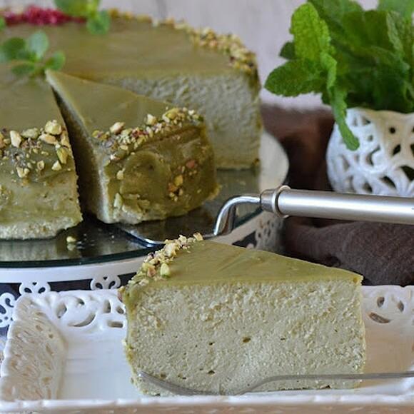 Sernik pistacjowy
