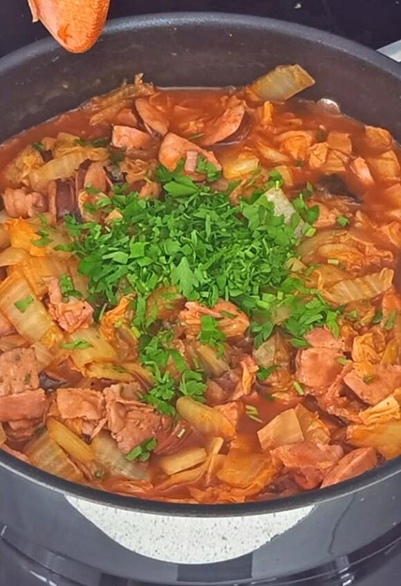 Bigos z kapusty pekińskiej