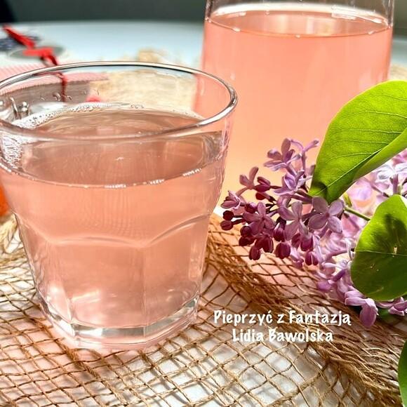 Kompot z rabarbaru