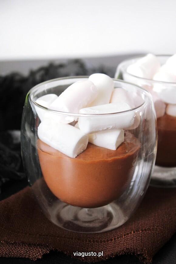Mini deserki jak gorąca czekolada z piankami marshmallow
