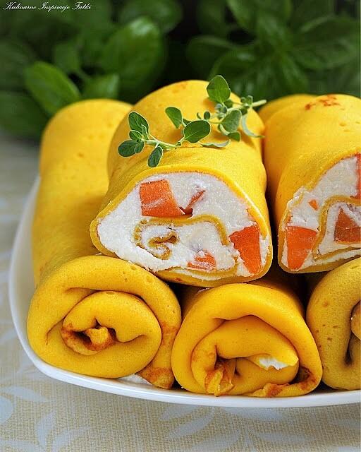 Pomarańczowe naleśniki z serem i morelami